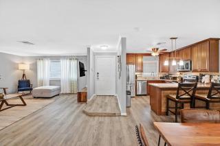 3BR, 1 Story Home w Hot tub, Grill, Sleeps 6 - 1