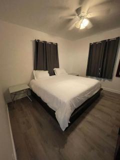 Updated Modern House with Cozy Feel - Fort Lauderdale - 3