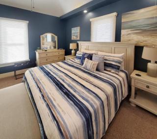 Cozy Family Cottage at the Lakes - Spirit Lake - 6
