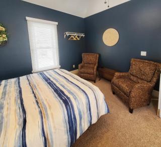 Cozy Family Cottage at the Lakes - Spirit Lake - 1
