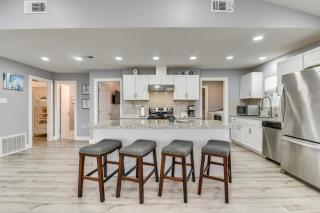 Modern Freeport Home with Views Walk to Beach! - Freeport - 1