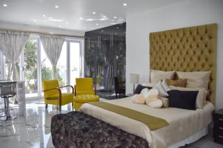 Posh Spot Gold Unit beautiful Beach View Apartment Sleeps 2 - Gqeberha - 9