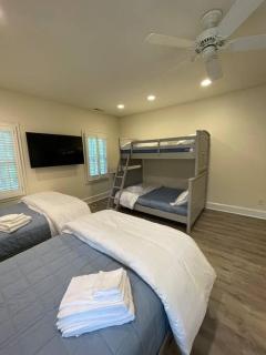 Center of Historical Village, Golf Cart Available, Sleep up to 10 - Pinehurst - 9