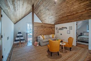 Harmony Cove Lakehouse: 3 Bed/3 Bath - Eclectic - 4