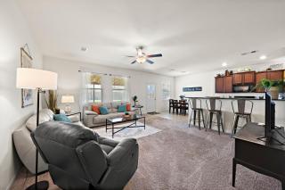 Come stay a while 3 bedroom WiFi Smart TV in every room Covered Patio Fire Pit Quiet Home on Large Lot 5 Star Super Host - Eldon - 6