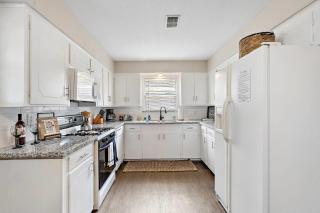 with Arcade and Covered Patio Sleep 9 in this 4 Bedroom 2 Bath Home 5 star host Deer Park TX - 8