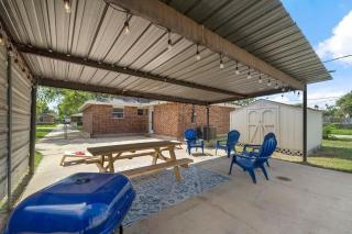 Enjoy Private Beach Near Home High Speed Internet Close to Kemah & NASA 5 STAR SUPER HOST - Seabrook - 4