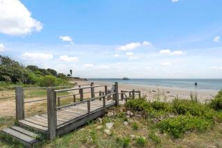 Enjoy Private Beach Near Home High Speed Internet Close to Kemah & NASA 5 STAR SUPER HOST - 7