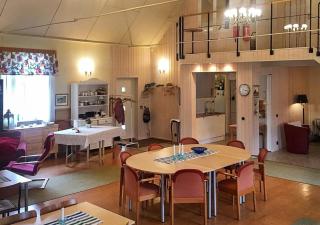 Stor lägenhet i Elofstorps Missionshus - Kristinehamn - 9