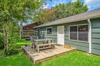 3 Bedroom Home The Neighborhood Spot desks in 2 rooms high speed Internet wifi Kick Back & Relax close to Houston Hobby Airport 5 star superhost - Pasadena - 0