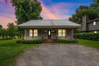 Old and Lost River Home on the river by Super Hosts instant book barbers hill wifi work space fishing hunting bird watching - 1