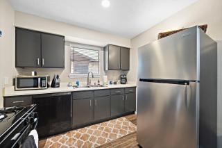Sandy Private Beach Oasis Close to Kemah Boardwalk & NASA 5 STAR SUPER HOST - Seabrook - 6
