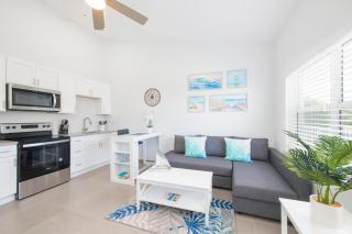 Summertime Suites #49 - West Bay - 9
