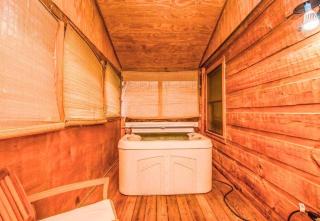 Romantic Cabin, Hot Tub, WiFi, Fireplace - Sevierville - 6