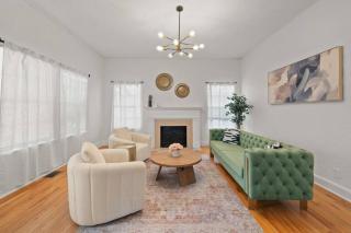 Modern Moroccan Villa w/ Firepit, BBQ + Game Room! - Tampa - 0