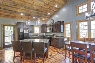 Whiskey Barrel Cabin - 6