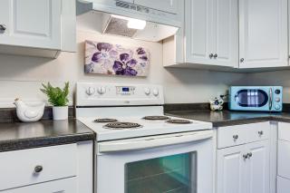 Chatom Retreat with Furnished Deck and Wooded Views! - - 2