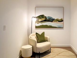 Luxury CBD Skyline View Apartment LV58 - 1