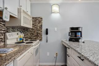 Stroll to Slopes, Village Area, Ski in-out MtLodge 219 - Snowshoe - 2
