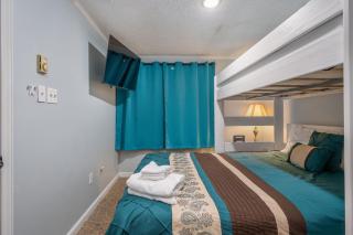 Stroll to Slopes, Village Area, Ski in-out MtLodge 219 - Snowshoe - 8