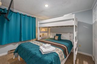 Stroll to Slopes, Village Area, Ski in-out MtLodge 219 - Snowshoe - 9