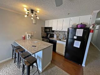 Stroll to Slopes, Village Area, Ski in-out MtLodge 237 - Snowshoe - 7