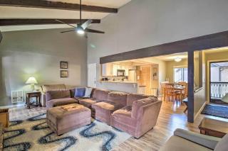 Centrally Located Apt w Fireplace & Balcony - Indian Pine - 0