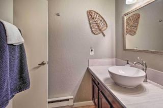 Centrally Located Apt w Fireplace & Balcony - Indian Pine - 1