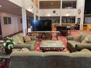 Stroll to Slopes, Village Area, Ski in-out MtLodge 237 - Snowshoe - 3