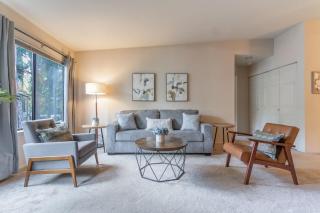 Tranquil Apt 2 King Suites Pet Friendly near DT Bellevue - 7