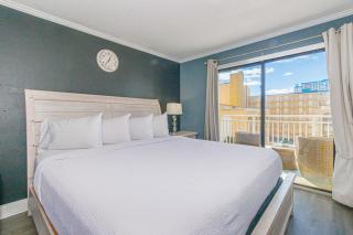 Beautifully Updated Queen Suite-Partial Ocean Views! Sea Mist 50601 - Myrtle Beach - 4