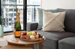 Melbourne CBD Apt With A C Balcony & Pool - Melbourne - 1