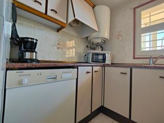 Apartamento Soleado con Terraza, A/A y Garaje en Roses, Cerca de Playa y Parque Natural - ES-258-63 - Roses - 3