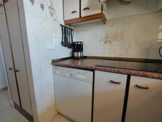 Apartamento Soleado con Terraza, A/A y Garaje en Roses, Cerca de Playa y Parque Natural - ES-258-63 - Roses - 2