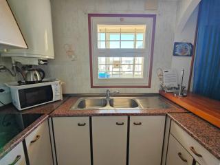 Apartamento Soleado con Terraza, A/A y Garaje en Roses, Cerca de Playa y Parque Natural - ES-258-63 - Roses - 1