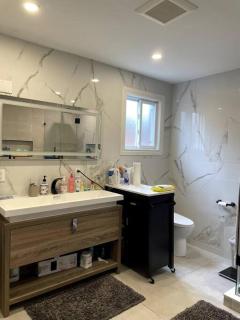 Modern, Spacious & Great Location Home - Mississauga - 9