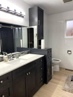 Modern, Spacious & Great Location Home - Mississauga - 5