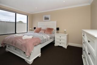 Ocean View Executive Apartment 2 - 3