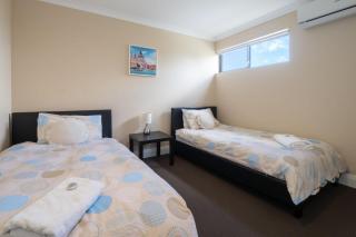 Ocean View Executive Apartment 4 - 1