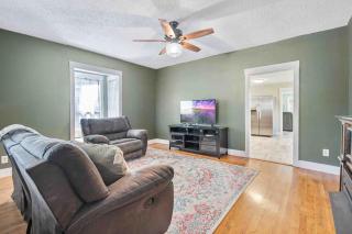 Beckham•House - Siloam Springs - 3