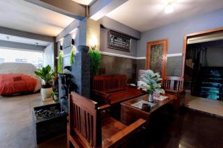 RedDoorz Syariah @ Delta Sari Aloha Waru - 9