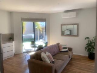 The Jetty Executive, Unit 15 - Nagambie - 3