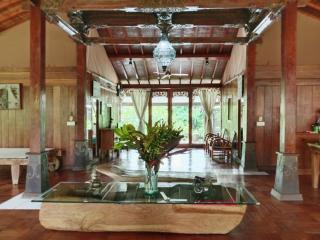 Malathi Traditional Joglo House with Pool View - Ubud - 4