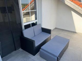 Kirchdorf Lounge - komplette moderne Ferienwohnung mit Parkplatz - Unteropfingen - 3