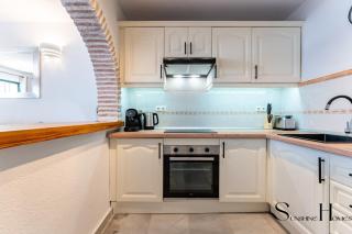 Poolside 2 Bedroom Retreat - Benalmádena - 7