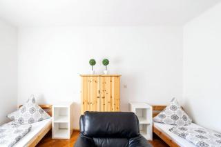 Alpen-Hostel Apartment Mittelstation Süd mit Motorradvermietung - Memmingen - 3