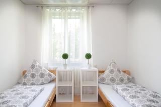 Alpen-Hostel Apartment Mittelstation Süd mit Motorradvermietung - Memmingen - 2