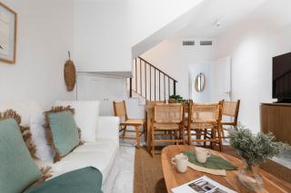 Magno Apartments San Laureano - Private Parking included - Seville - 3