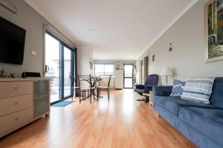 Cosy Coastal Retreat in Stieglitz with Water Views - 3