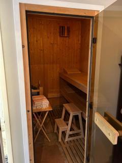 3 Bed House - Sleeps 5 - Sauna - Garden - Gym - 3